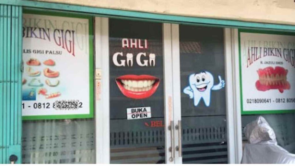 bahaya pasang gigi palsu di ahli gigi